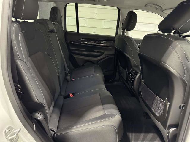 Certified 2023 Jeep Grand Cherokee Laredo image 12