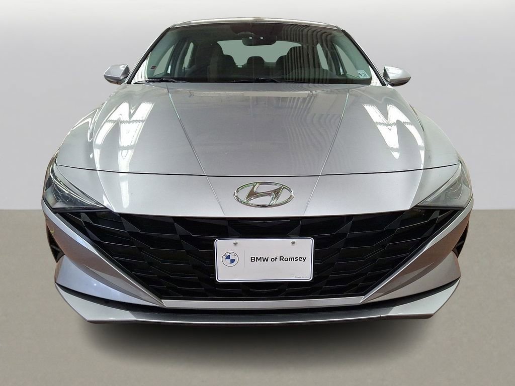 Used 2023 Hyundai Elantra SEL image 2