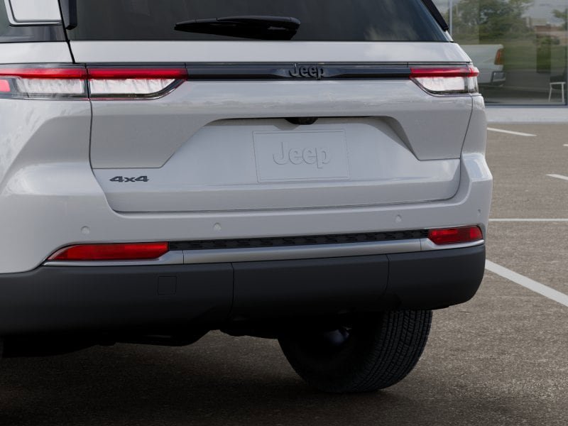 New 2026 Jeep Grand Cherokee Altitude AWD/4WD image 13