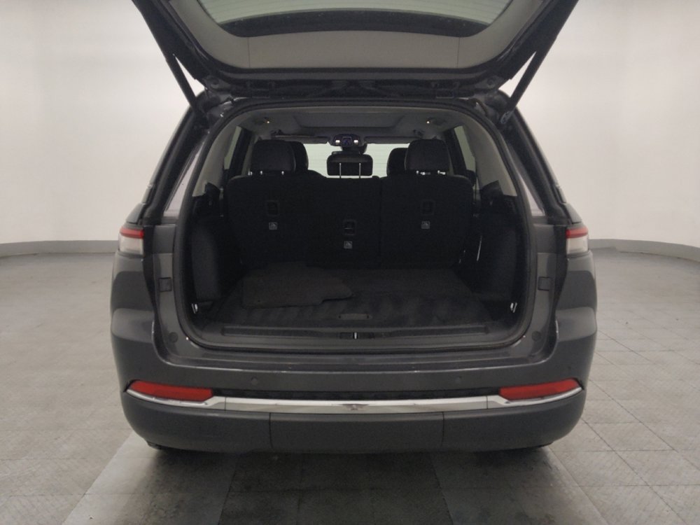 Used 2022 Jeep Grand Cherokee Limited AWD/4WD image 29