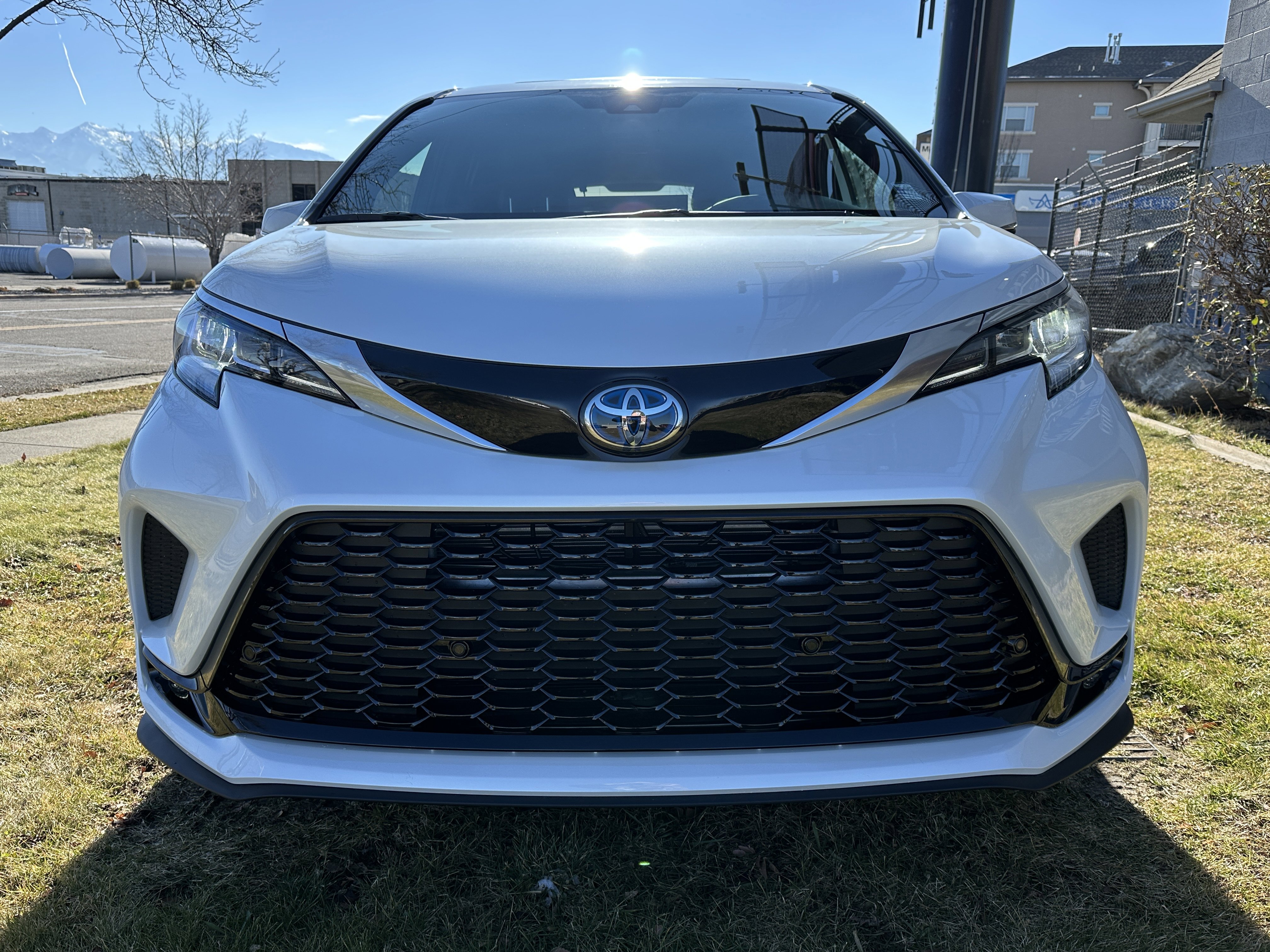 Used 2025 Toyota Sienna Limited image 14