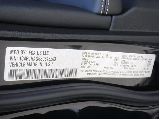 New 2025 Jeep Grand Cherokee Altitude image 41