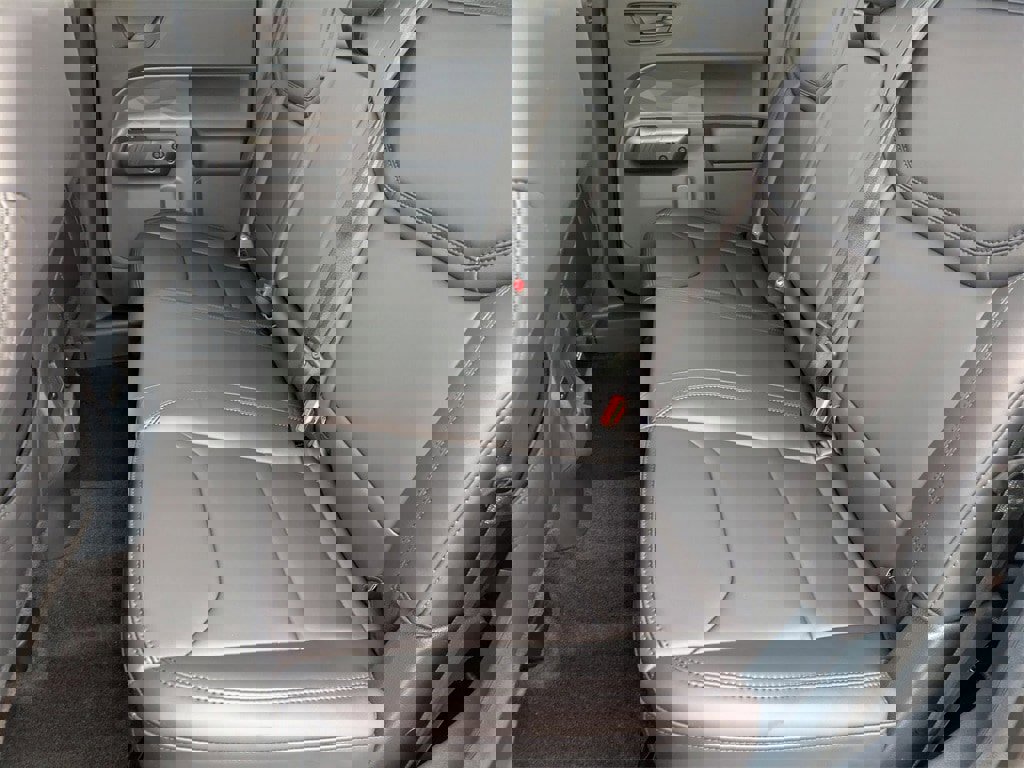 New 2026 Ford Maverick Lariat w/ Black Appearance Package image 18