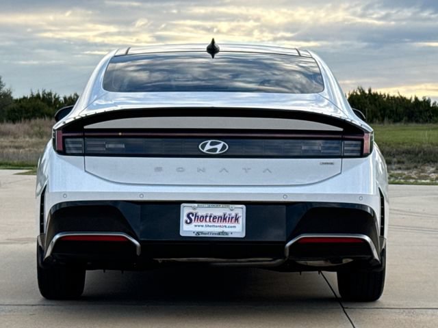 Used 2025 Hyundai Sonata Limited FWD image 7