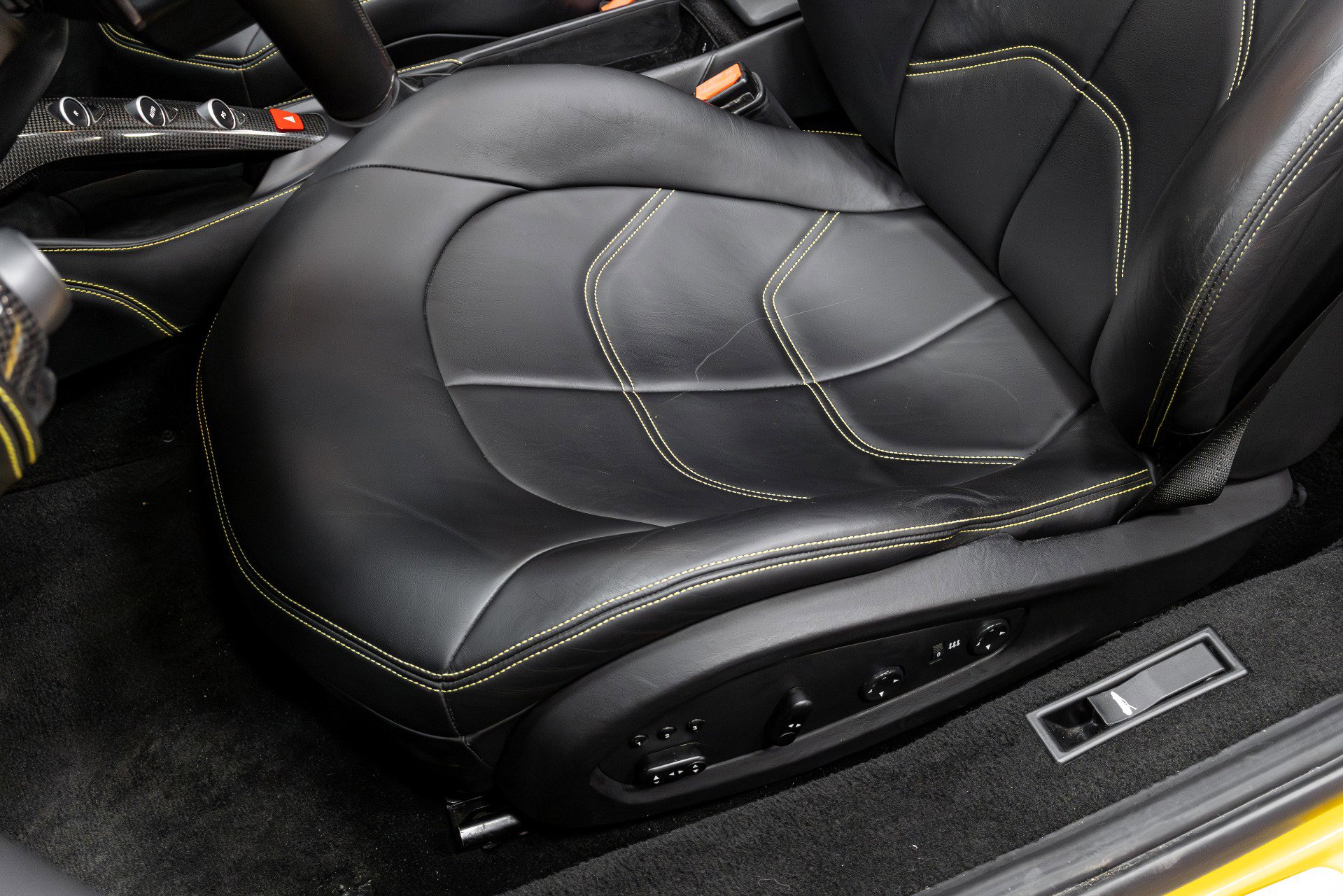 Used 2017 Ferrari 488 Spider image 8