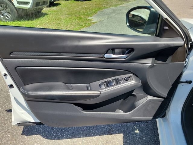 Used 2025 Nissan Altima 2.5 SV image 7