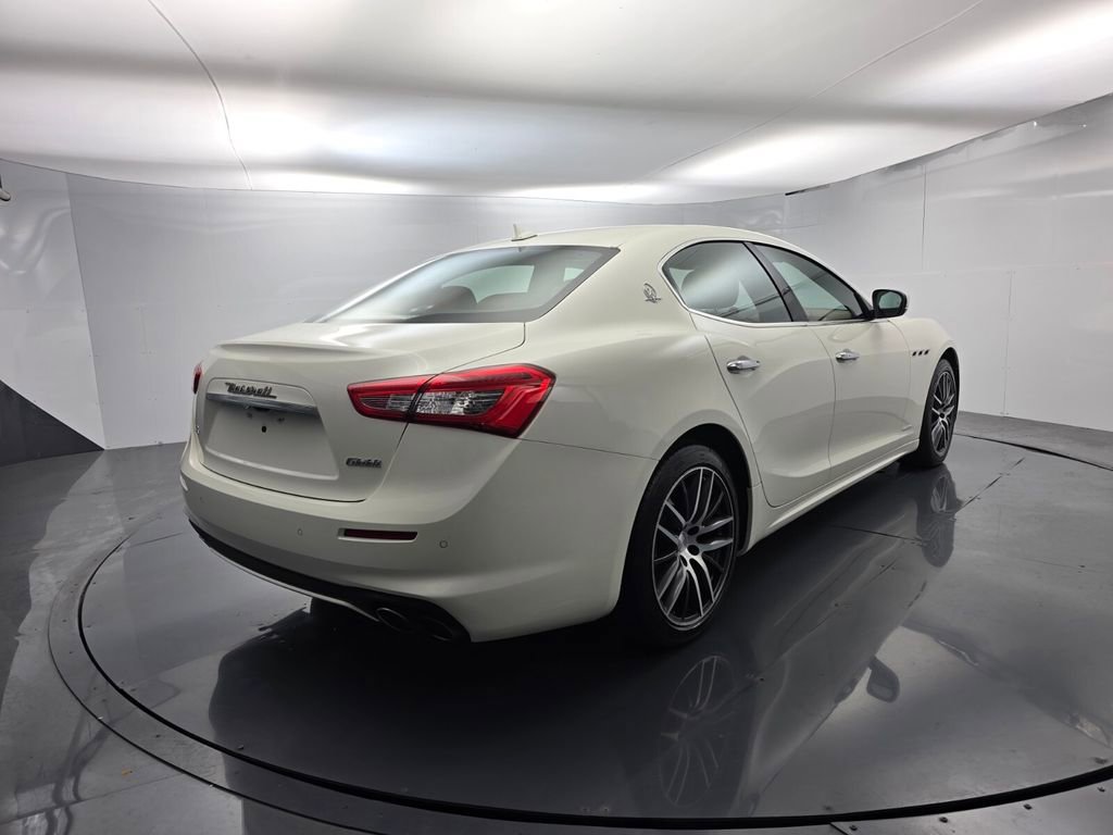 Used 2018 Maserati Ghibli S GranLusso RWD image 4