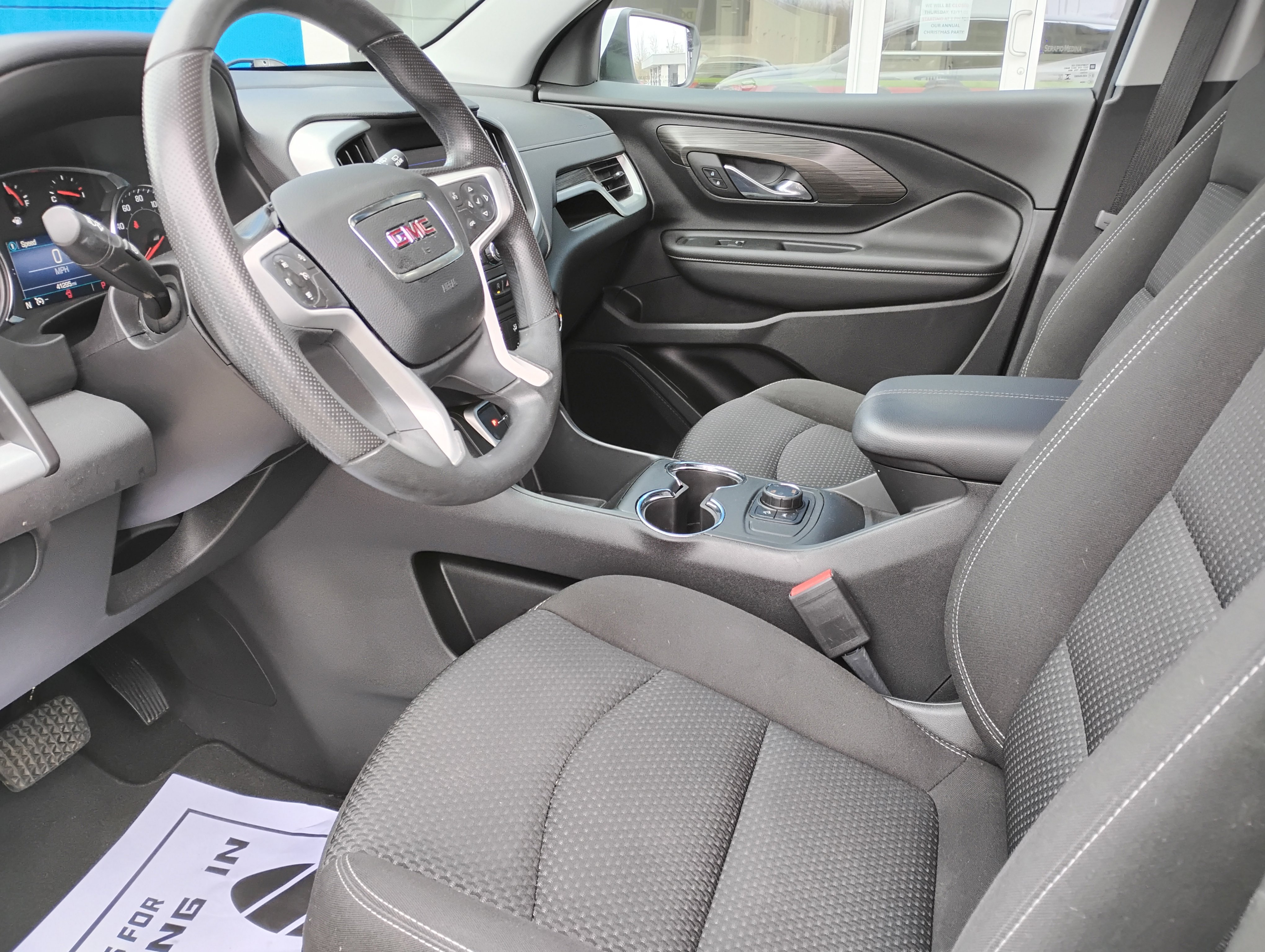 Used 2023 GMC Terrain SLE image 11