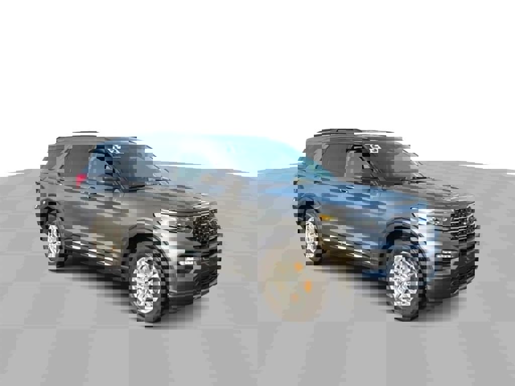 Used 2023 Ford Explorer XLT w/ Equipment Group 202A image 2