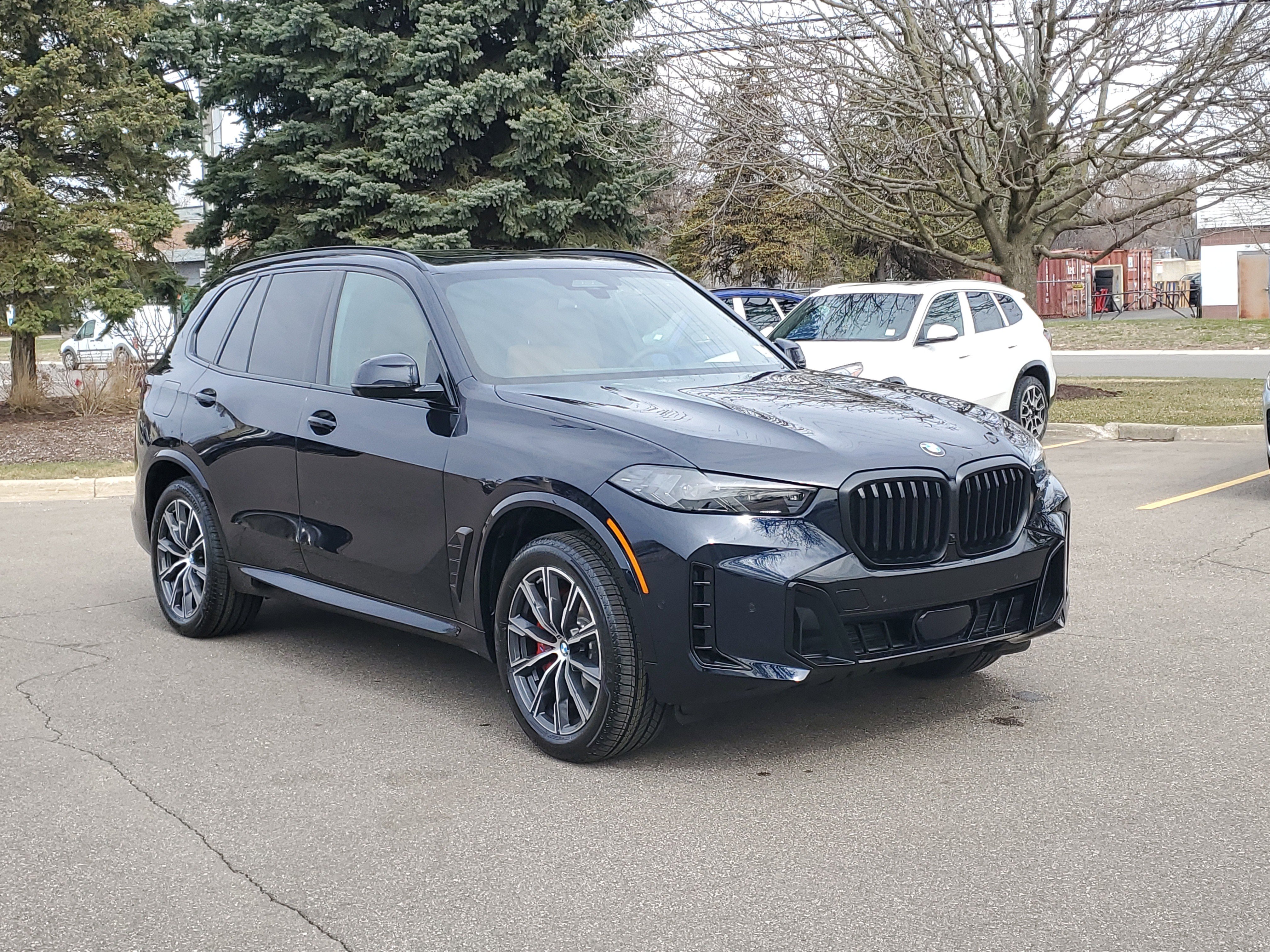 New 2026 BMW X5 xDrive40i w/ M Sport Package AWD/4WD image 4