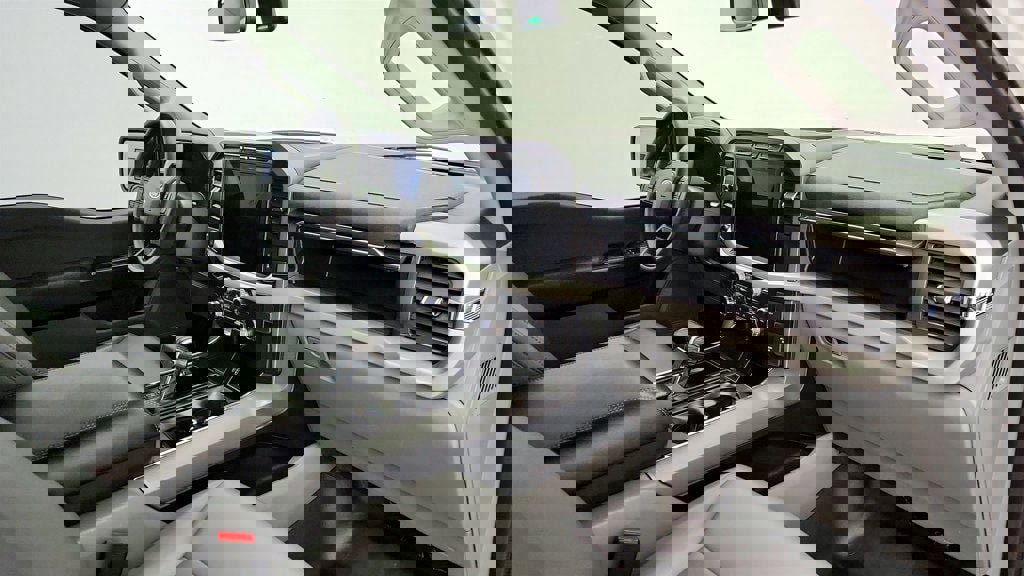 Used 2022 Ford F150 Lightning Pro AWD/4WD image 25