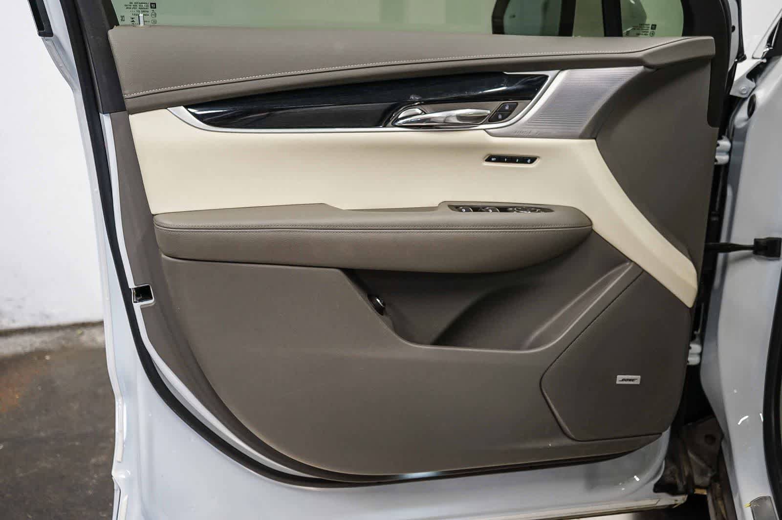 Used 2024 Cadillac XT6 Premium Luxury FWD image 21