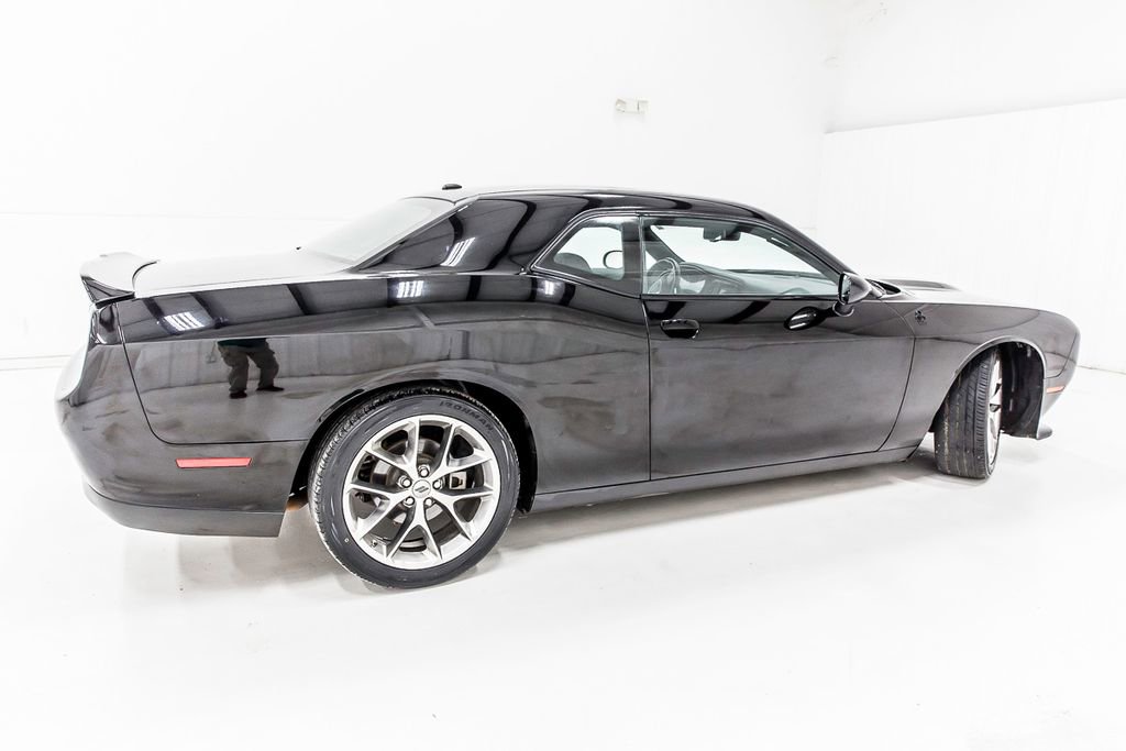 Used 2022 Dodge Challenger GT image 9