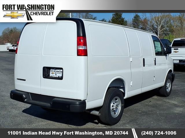 New 2025 Chevrolet Express 3500 RWD image 3
