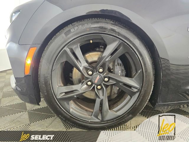 Used 2020 Chevrolet Camaro SS RWD image 21
