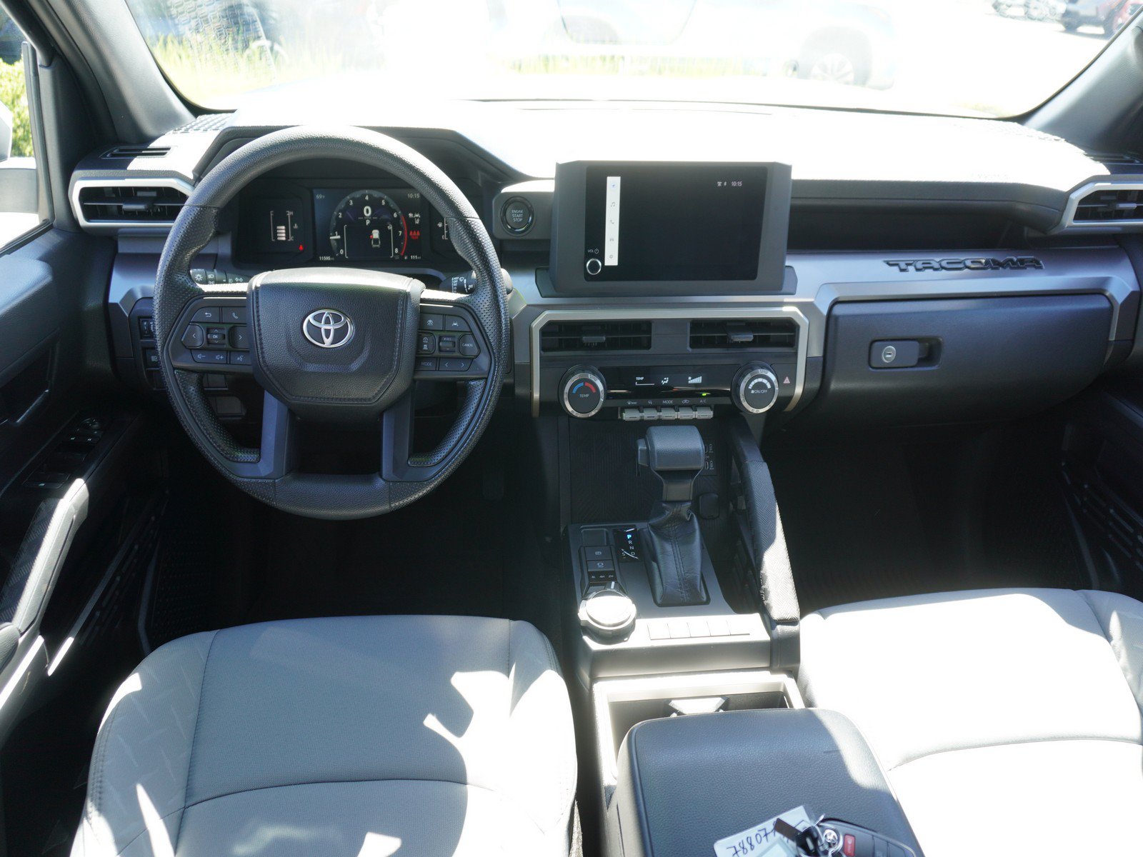 Used 2025 Toyota Tacoma SR5 AWD/4WD image 2