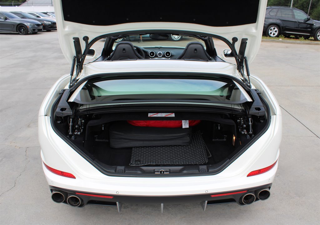 Used 2015 Ferrari California T RWD image 46