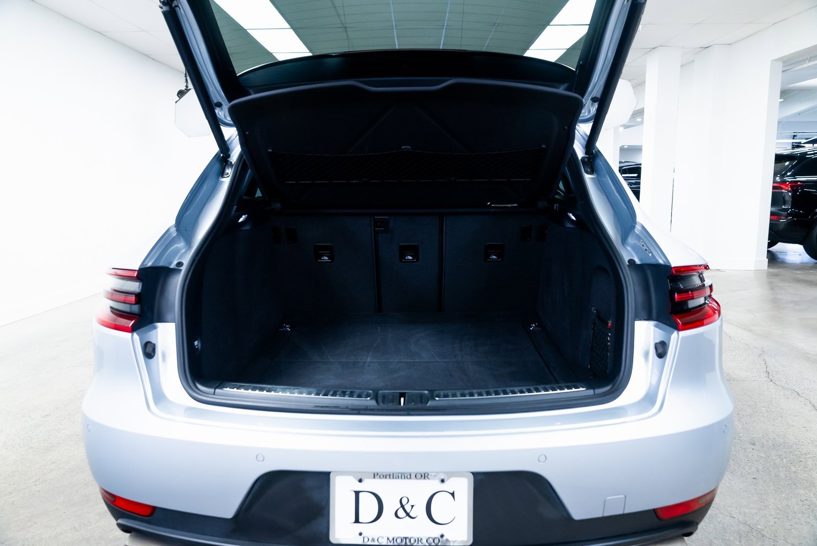 Used 2018 Porsche Macan w/ Premium Package Plus image 7