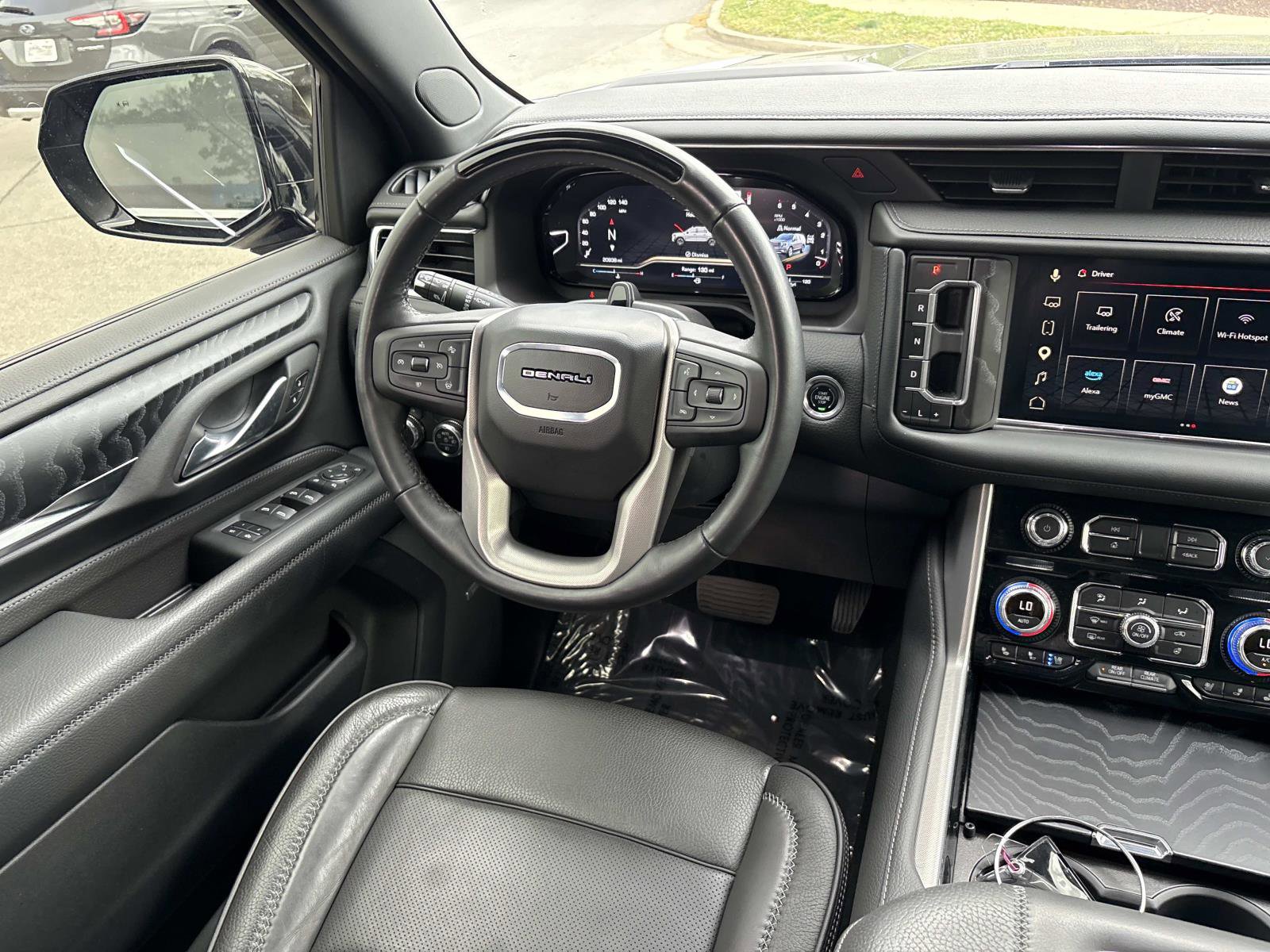 Certified 2024 GMC Yukon Denali w/ Advanced Technology Package AWD/4WD image 27