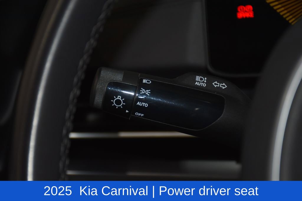 Used 2025 Kia Carnival image 10