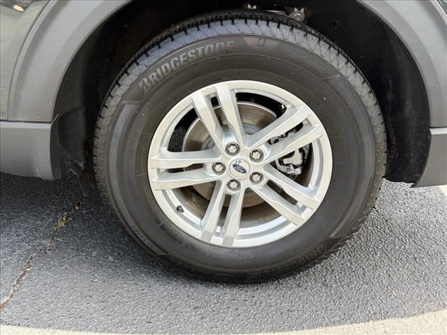 Used 2023 Ford Explorer XLT w/ Equipment Group 202A RWD image 15