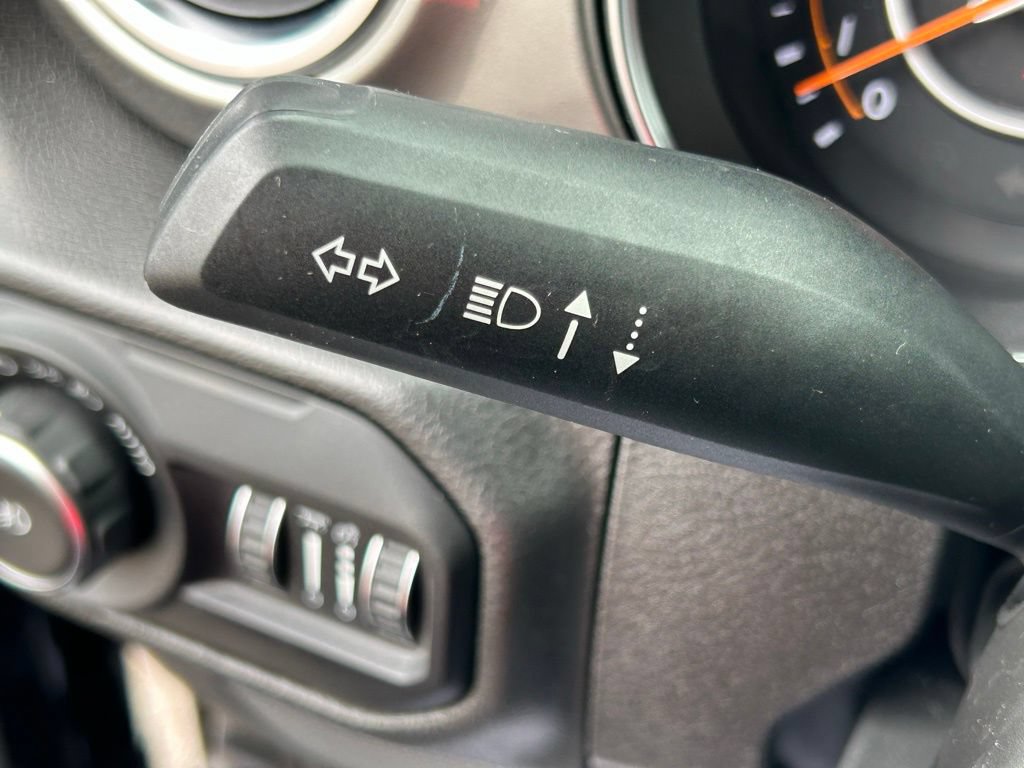 Used 2022 Jeep Wrangler Unlimited Sahara AWD/4WD image 25
