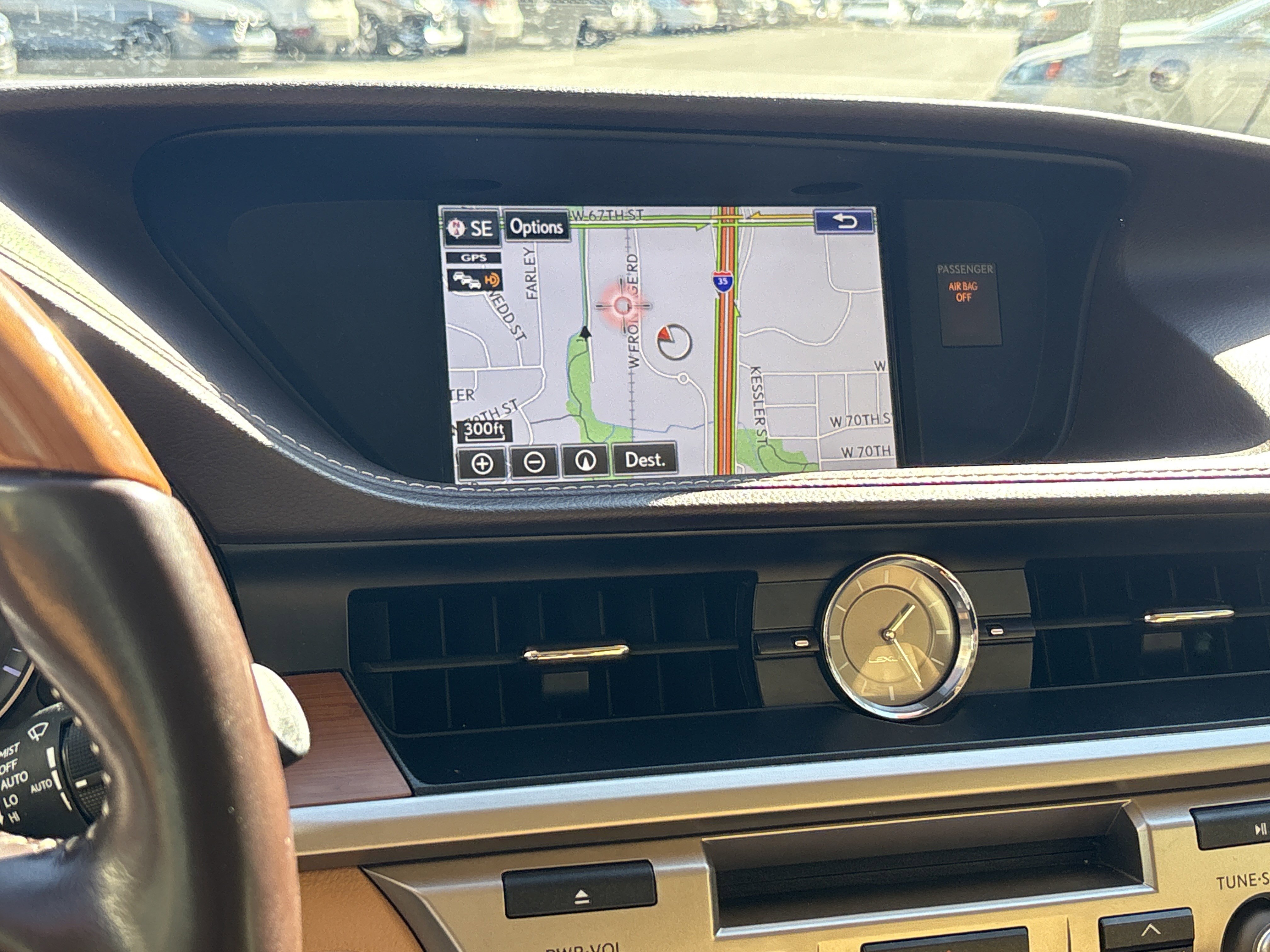 Used 2016 Lexus ES 300h w/ Luxury Package w/Wood Trim image 24