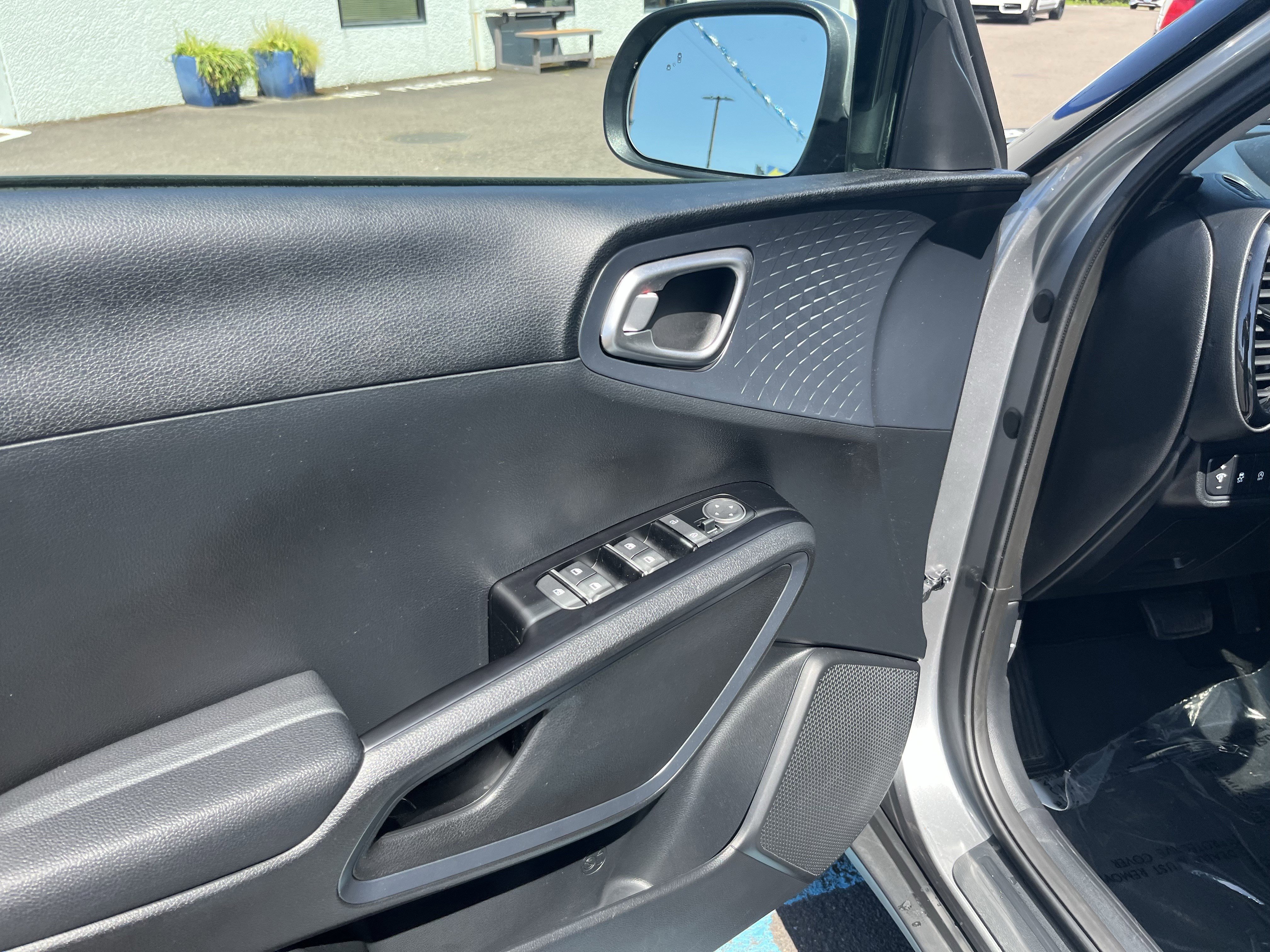 Used 2023 Kia Soul EX FWD image 17