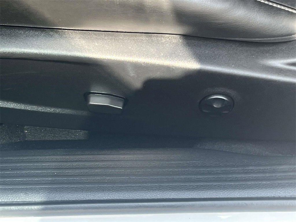 Used 2021 Dodge Challenger R/T w/ Plus Package image 10