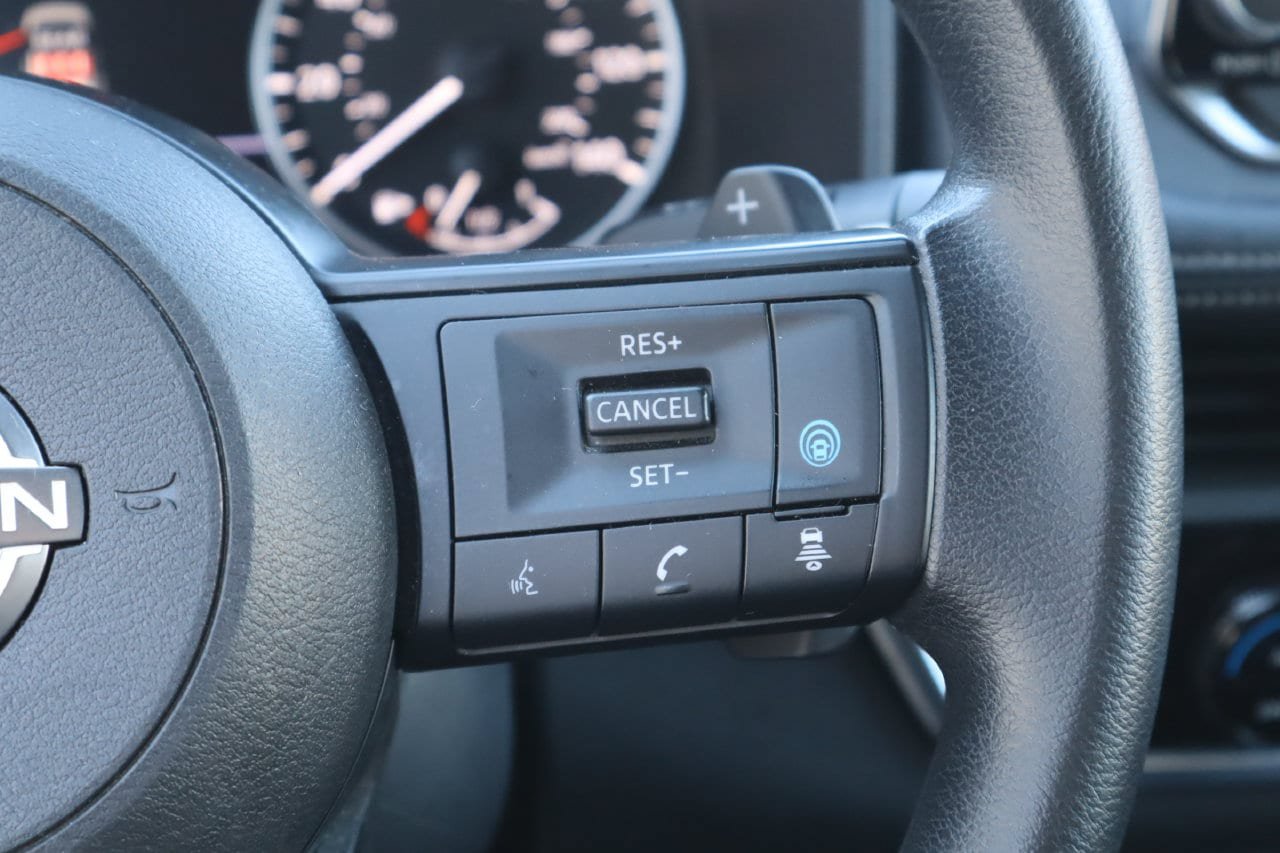 Used 2024 Nissan Rogue SV FWD image 13