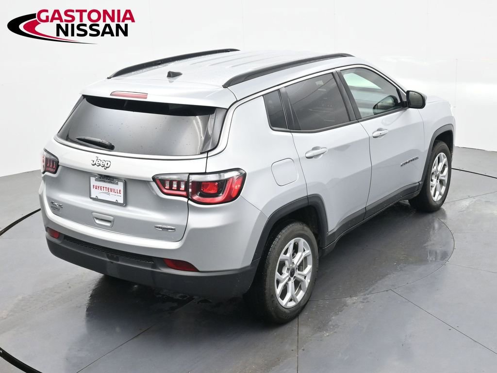 Used 2025 Jeep Compass Latitude AWD/4WD image 26