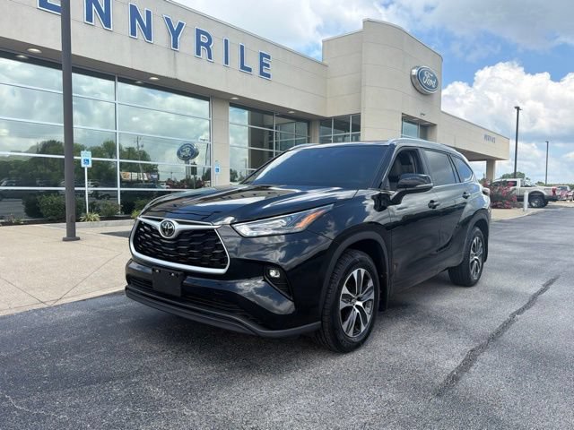 Used 2024 Toyota Highlander XLE