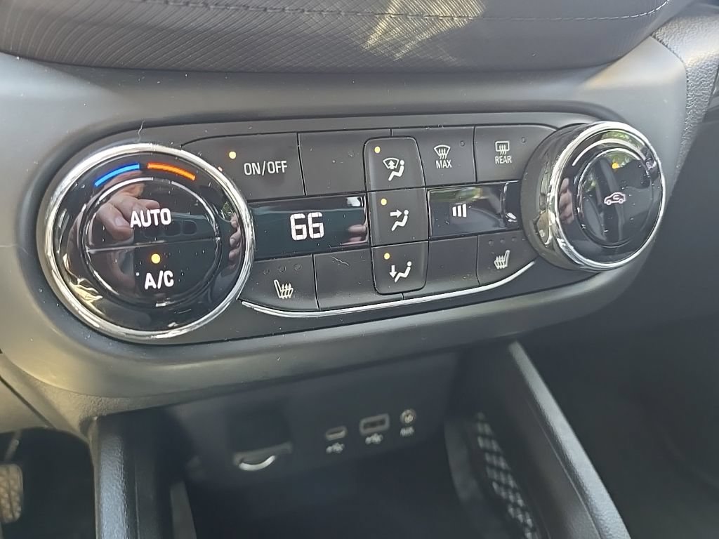 Used 2021 Chevrolet TrailBlazer LT w/ Convenience Package AWD/4WD image 23
