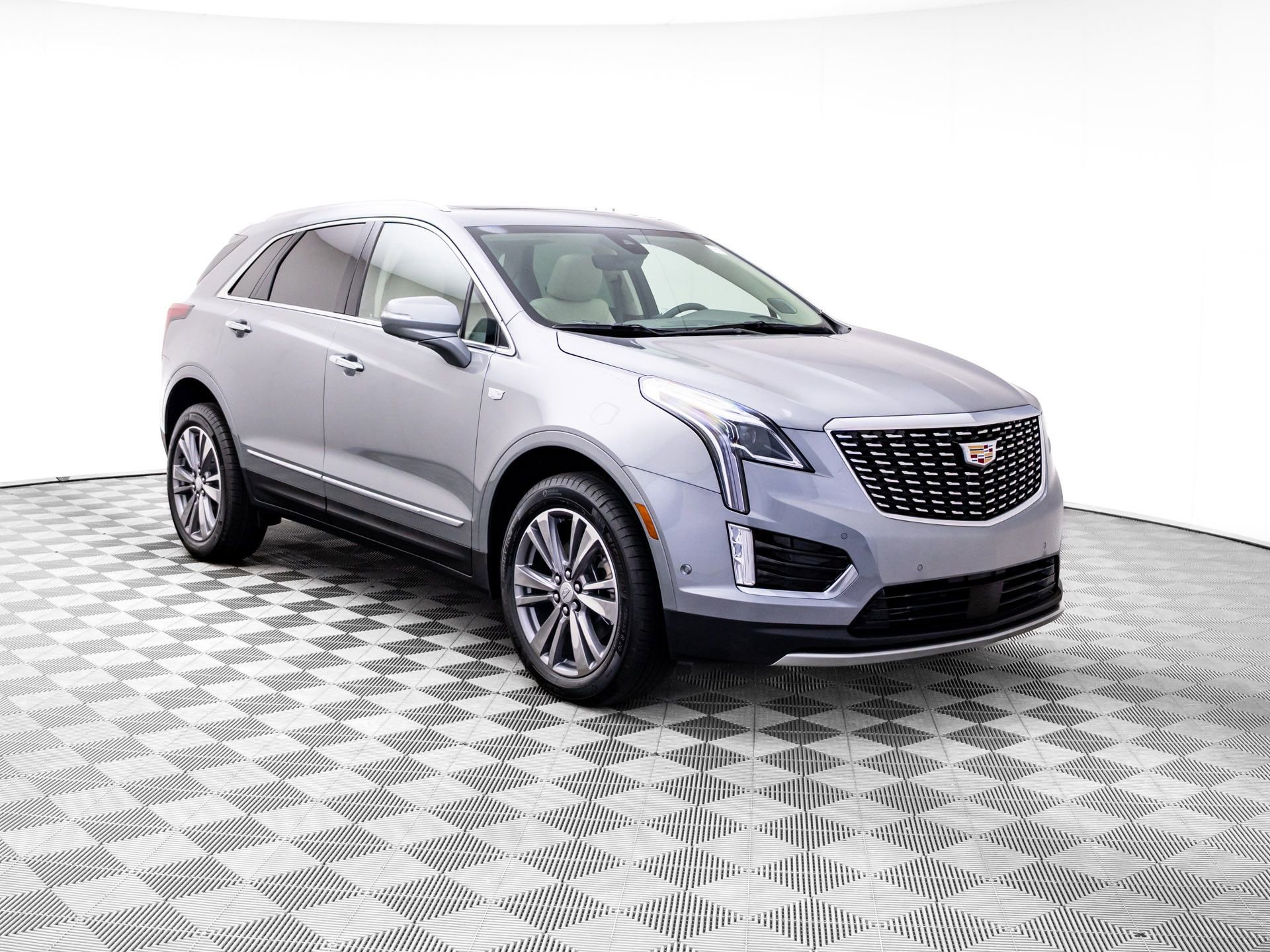 Certified 2026 Cadillac XT5 Premium Luxury w/ Driver Assist Package AWD/4WD image 8