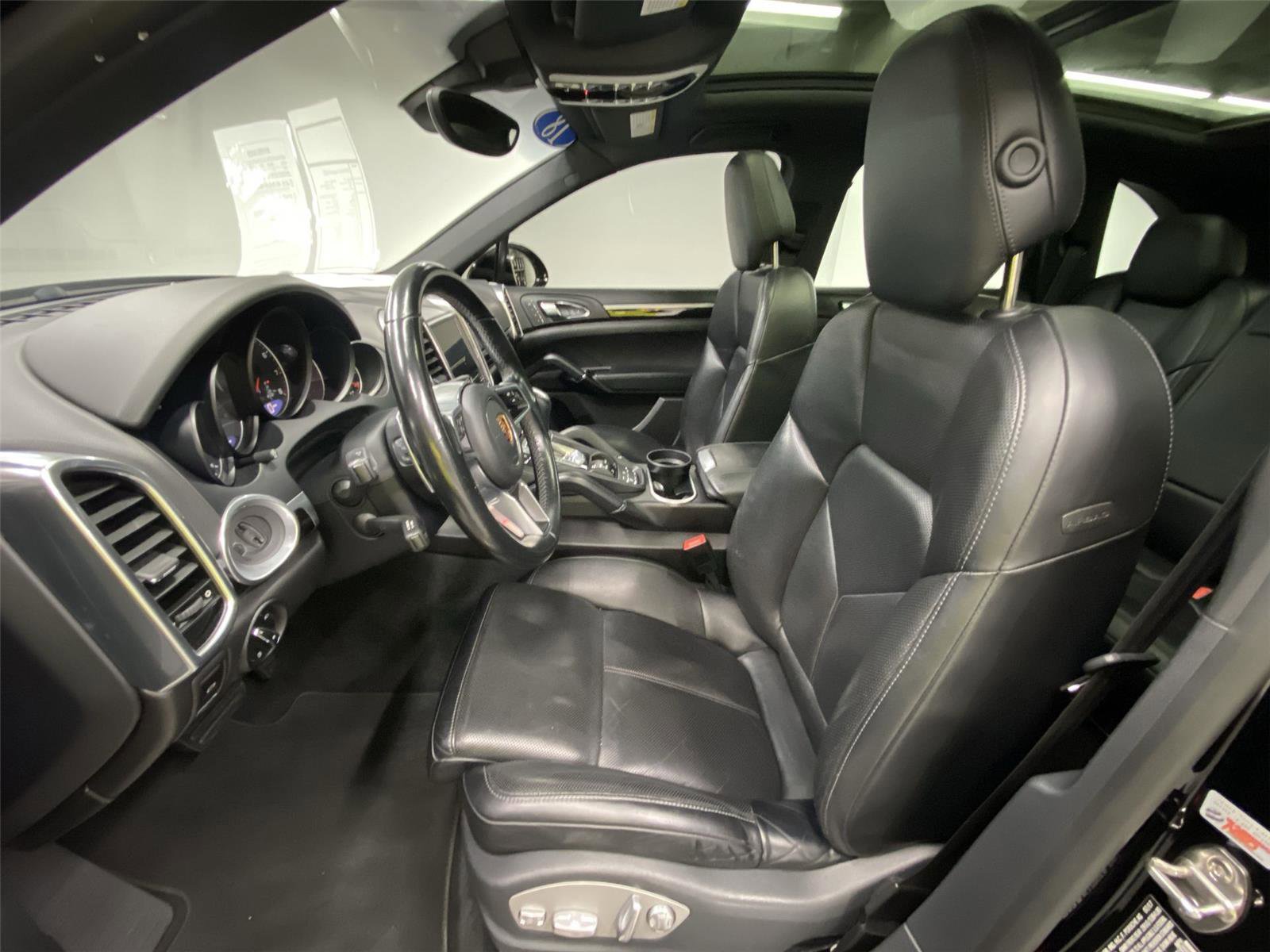 Used 2018 Porsche Cayenne image 17