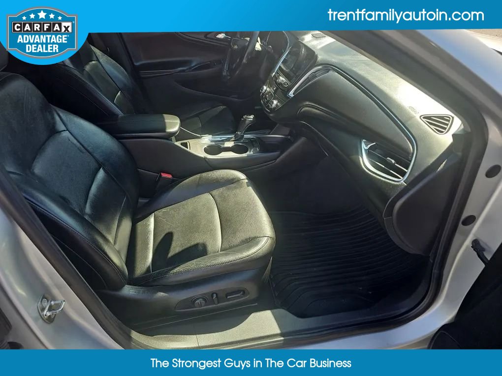 Used 2017 Chevrolet Malibu LT w/ Leather Package image 43