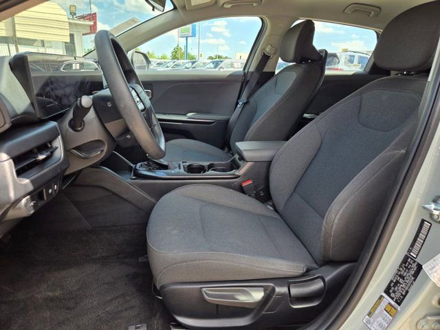 Used 2025 Kia K4 LXS image 23
