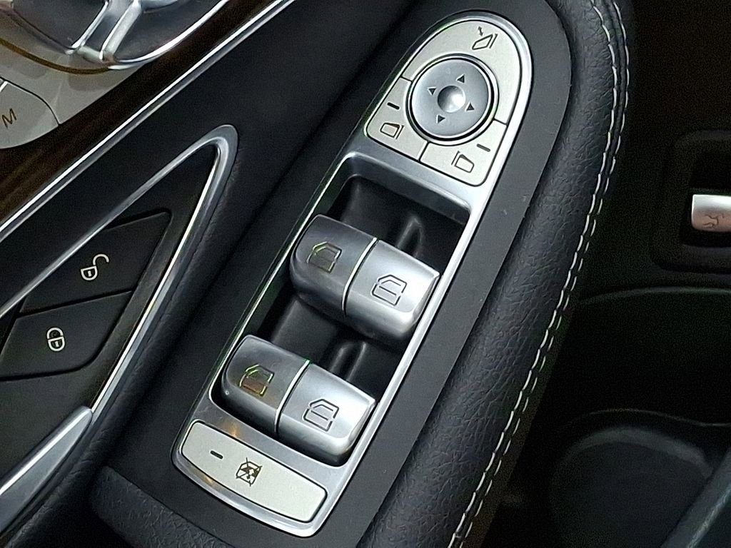 Used 2018 Mercedes-Benz C 300 4MATIC Sedan image 24