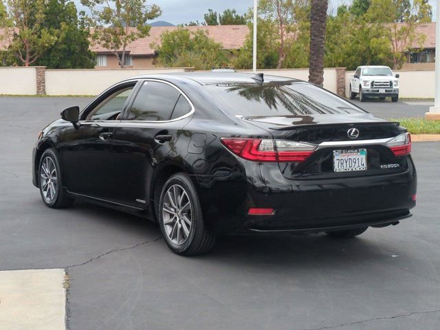 Used 2016 Lexus ES 300h w/ Navigation System Package FWD image 7
