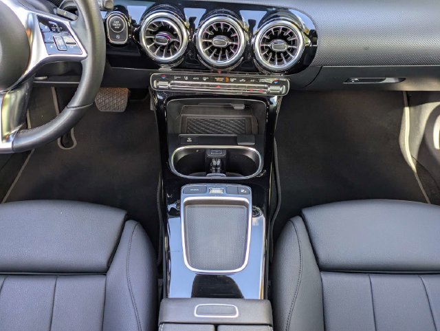 Used 2025 Mercedes-Benz CLA 250 4MATIC image 18