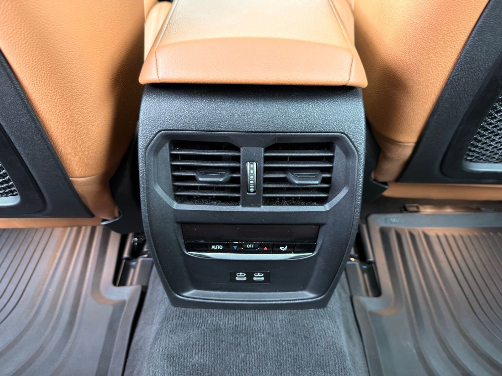 Used 2023 BMW i4 eDrive40 w/ Premium Package image 16