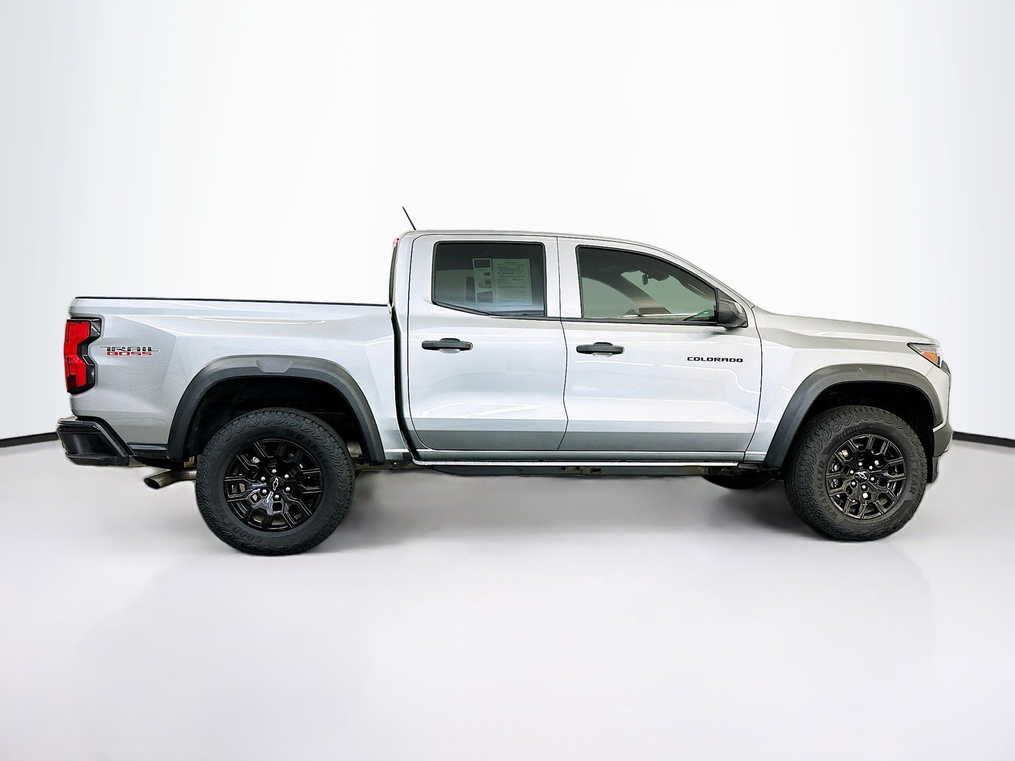 Used 2025 Chevrolet Colorado Trail Boss image 10