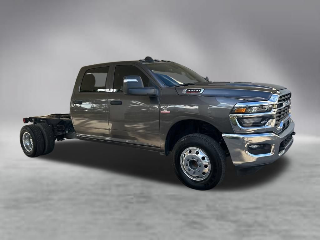 Used 2025 RAM 3500 Tradesman w/ Chrome Appearance Group AWD/4WD image 2