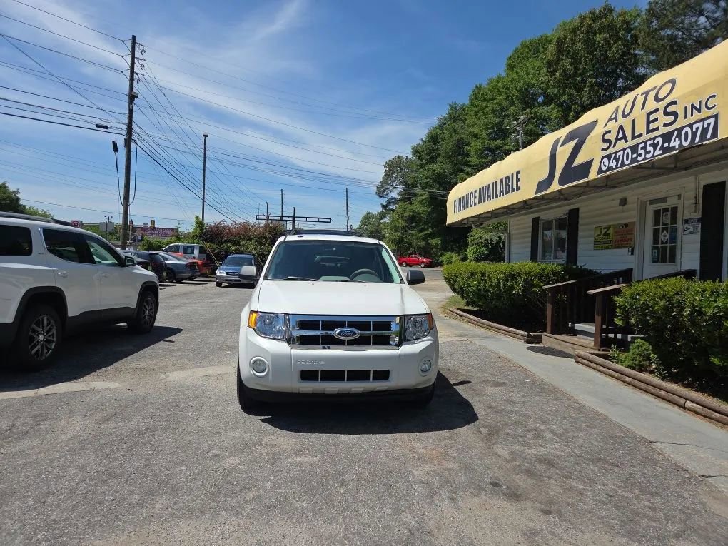 Used 2010 Ford Escape XLT FWD image 2