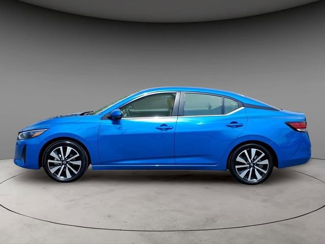 Used 2025 Nissan Sentra SV w/ SV Premium Package FWD image 2