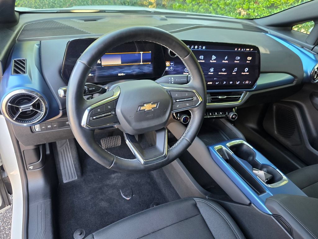 Certified 2024 Chevrolet Equinox EV LT FWD image 15