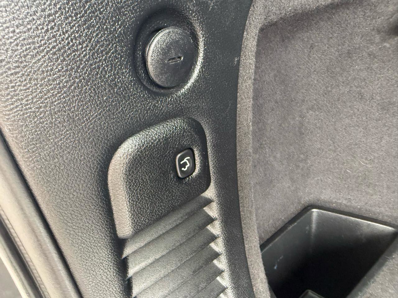 Used 2018 Dodge Durango GT image 9