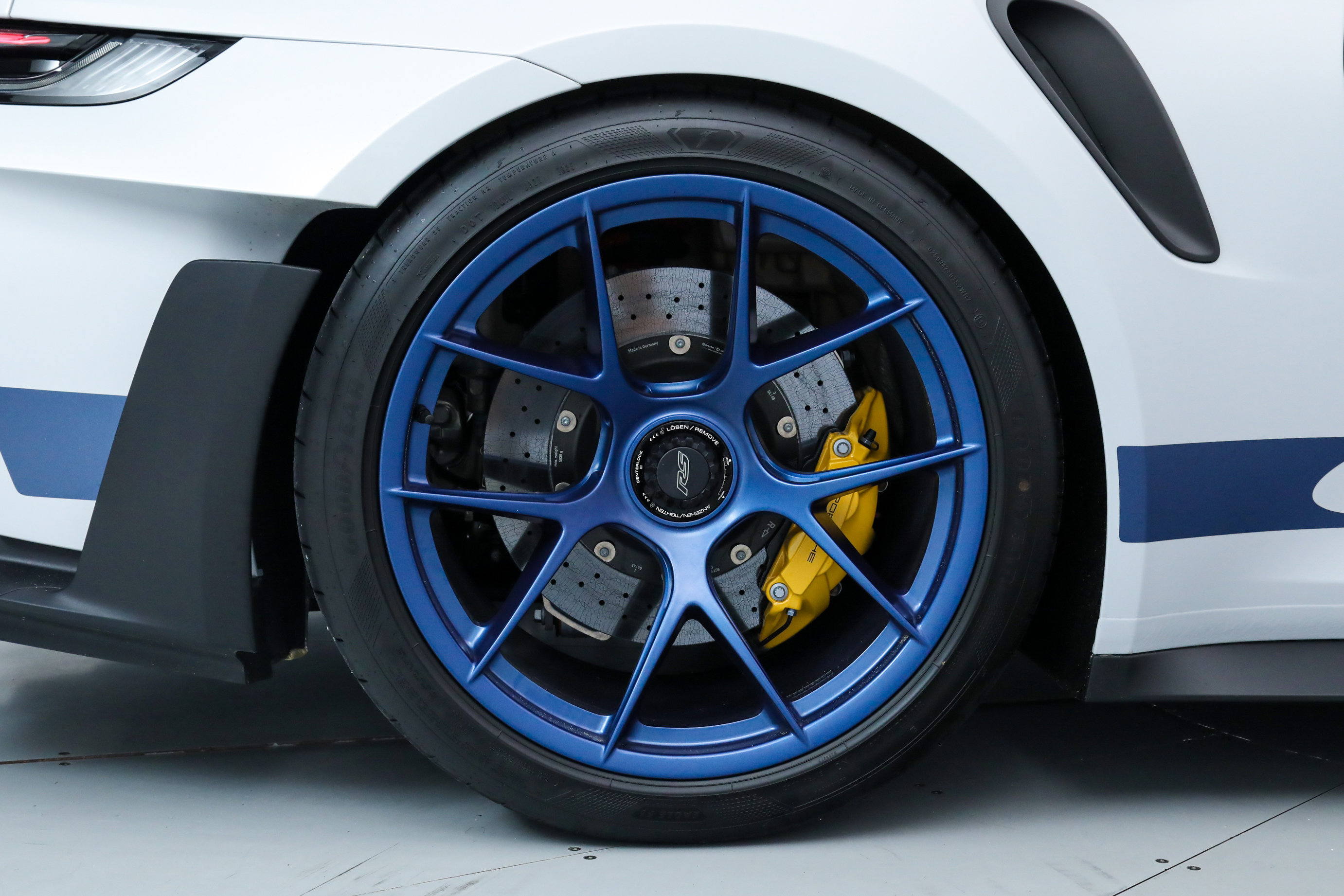 Used 2025 Porsche 911 GT3 RS image 37