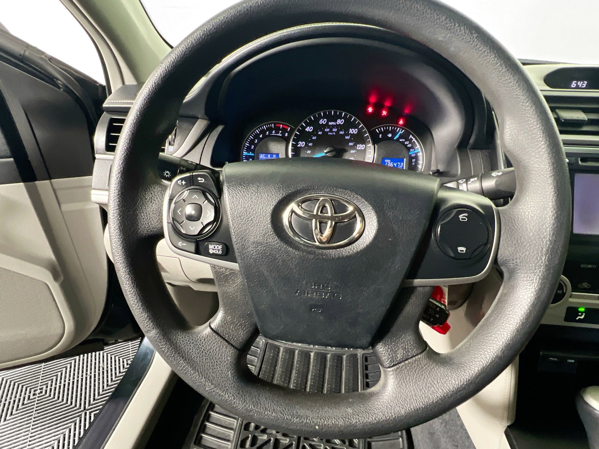 Used 2012 Toyota Camry LE image 17