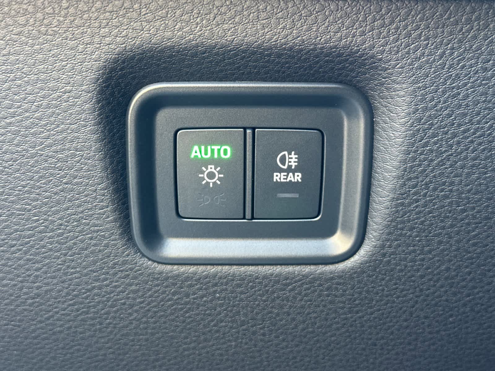 Certified 2025 Porsche Cayenne image 31